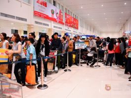 Làm thủ tục bay (check-in) tại sân bay cần những giấy tờ gì?