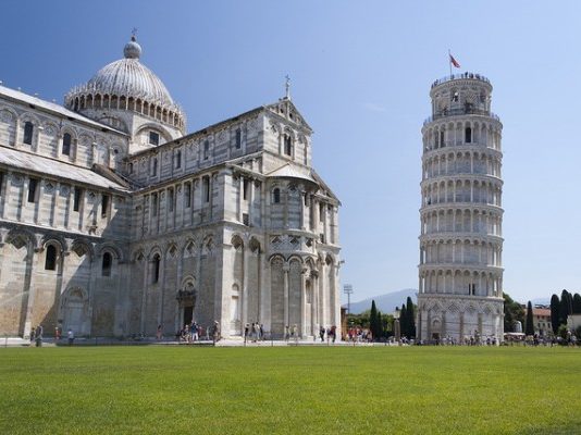 Làm thế nào để săn được vé máy bay đi Italia giá rẻ? Nước Ý có gì đặc biệt?