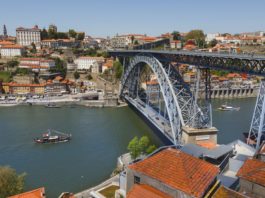 Đặt vé máy bay đi Porto giá rẻ chỉ từ 600 USD, cẩm nang du lịch Porto tự túc, Thời gian bay từ Việt Nam sang Porto bao nhiêu tiếng?