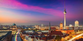 Vé máy bay đi Berlin giá rẻ chỉ từ 463 USD, cẩm nang du lịch Berlin từ A – Z, Vé máy bay đi Berlin bao nhiêu tiền?