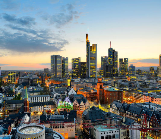 Vé máy bay đi Frankfurt Đức bao giá rẻ khứ hồi, kinh nghiệm du lịch Frankfurt tự túc