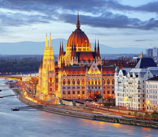 Vé máy bay đi Hungary từ Việt Nam giá rẻ, cẩm nang du lịch Hungary từ A – Z