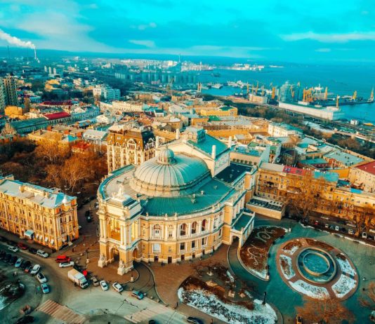 Vé máy bay đi Ukraine bao nhiêu tiền từ Việt Nam? Bí kíp du lịch Ukraine tự túc tiết kiệm
