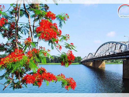 Vé máy bay của Vietjet Air giá rẻ Đà Nẵng đi Huế, Du lịch Huế – Thơ mộng dòng Hương