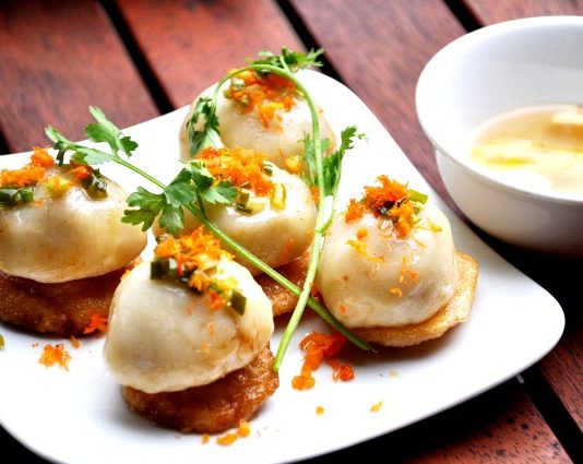 Vé máy bay của Vietnam Airlines Đà Nẵng đi Huế, Ẩm thực Huế – Ngọt thơm bánh ram ít