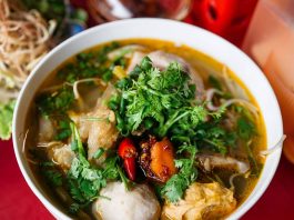 Vé máy bay giá rẻ Quảng Nam đi Huế của Vietjet Air, Top 7 quán bún bò ở Huế tuyệt ngon, ăn là ghiền