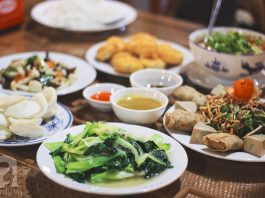 Vé máy bay giá rẻ Sài Gòn đi Huế của Bamboo Airways, Tìm hiểu những món ăn nổi tiếng tại Huế