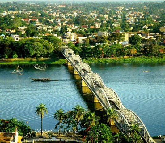 Vé máy bay giá rẻ Vinh - Nghệ An đến Huế của Bamboo Airways, Cẩm nang du lịch Huế từ A đến Z