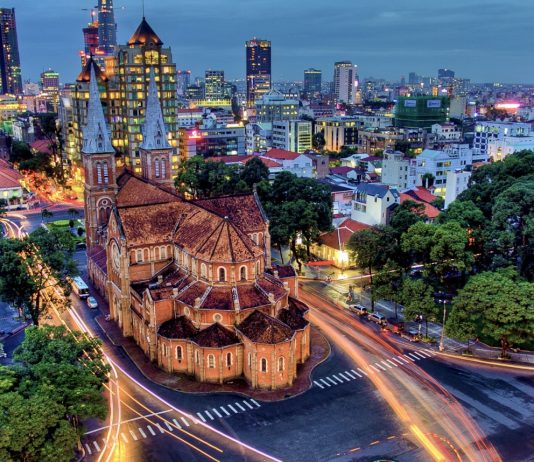 Vé máy bay giá rẻ đi Hồ Chí Minh, Kinh nghiệm đi du lịch Sài Gòn chi tiết