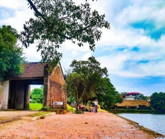 Vé máy bay giá rẻ Cà Mau đi Hà Nội, Khám phá vẻ đẹp làng cổ Đường Lâm - Hà Nội