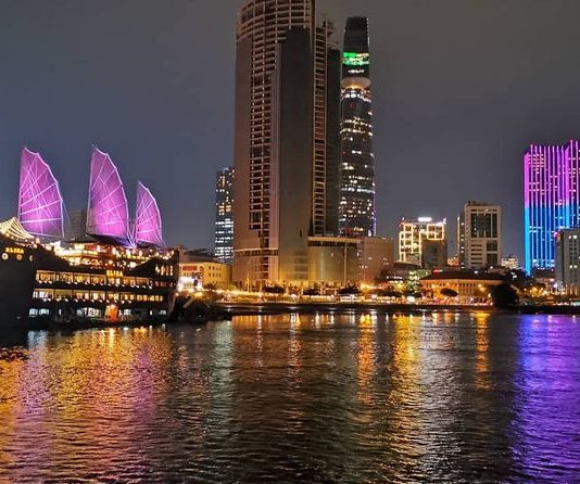 Vé máy bay giá rẻ Quy Nhơn đi Hồ Chí Minh của Vietjet Air. Chơi gì, ăn gì ở Sài Gòn?